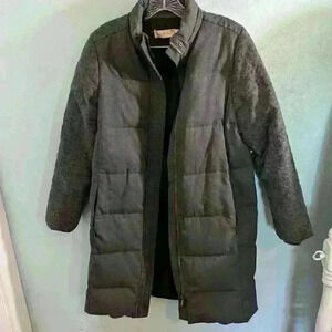 Vintage Tory Burch down jacket with beautiful quilted details in grey, size S